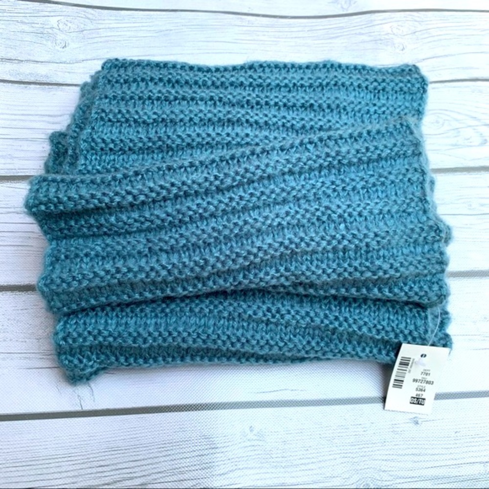 Aeropostale knitted infinity scarf. New
